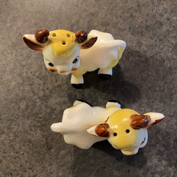 Vintage salt & pepper shakers - Picture 2 of 10